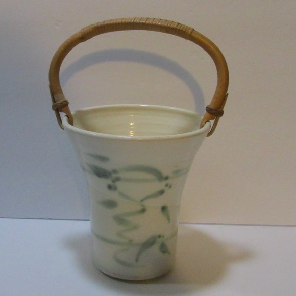 vtg abstract green branch leaves basket pottery signed vase holder bamboo handle - Picture 4 of 7